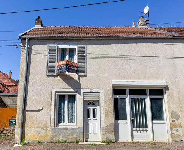 Vente                                                      Maison de village
                        
                     3 pièces                      78 m2                     à Champsevraine