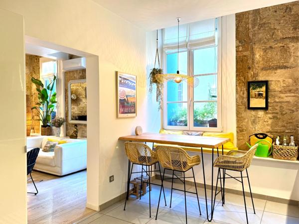 Appartement à vendre 4 pièces 95 m² ANCIEN RENOVE MONTPELLIER CENTRE HISTORIQUE