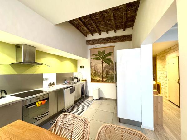 Appartement à vendre 4 pièces 95 m² ANCIEN RENOVE MONTPELLIER CENTRE HISTORIQUE