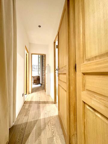 Appartement à vendre 4 pièces 95 m² ANCIEN RENOVE MONTPELLIER CENTRE HISTORIQUE