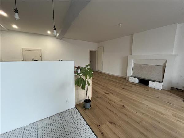 Maison à louer 700 € CC MELLE 3 p 100 m² DPE D