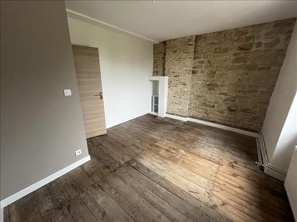 Maison à louer 700 € CC MELLE 3 p 100 m² DPE D