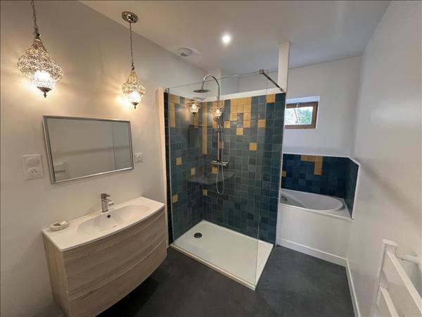 Maison à louer 700 € CC MELLE 3 p 100 m² DPE D