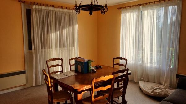 Montfaucon 43290  maison traditionnelle sur sous-sol complet  188m² habitables 5 chambres sur 1400m² de terrain