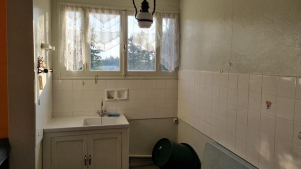 Montfaucon 43290  maison traditionnelle sur sous-sol complet  188m² habitables 5 chambres sur 1400m² de terrain