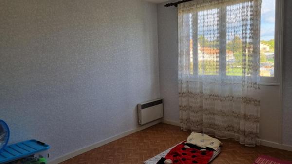 Montfaucon 43290  maison traditionnelle sur sous-sol complet  188m² habitables 5 chambres sur 1400m² de terrain