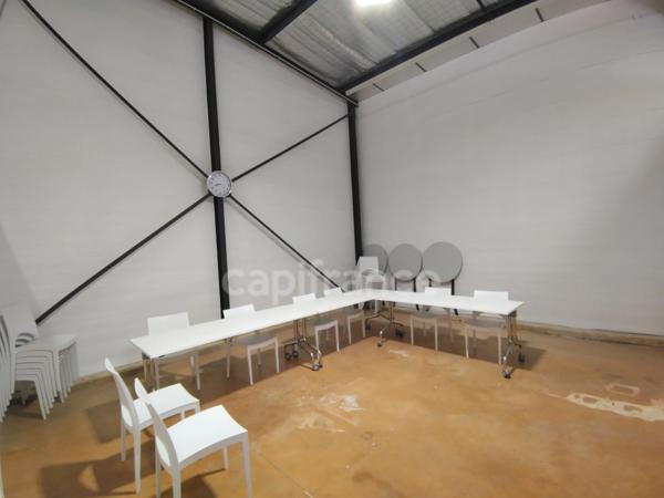 GARD (30) Nîmes (30000) à louer Local commercial 350 m 2, terrain 1000 m 2 Emplacement N°1 boulevard périphérique.