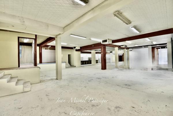 Entrepôt / Bureaux de 750m2 à Vendre à SAINT GAUDENS (31)