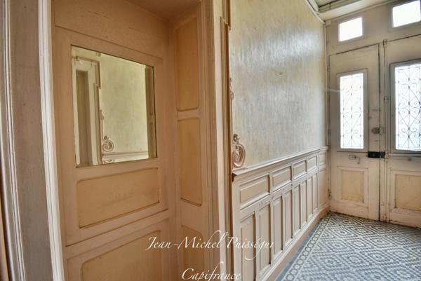 Entrepôt / Bureaux de 750m2 à Vendre à SAINT GAUDENS (31)