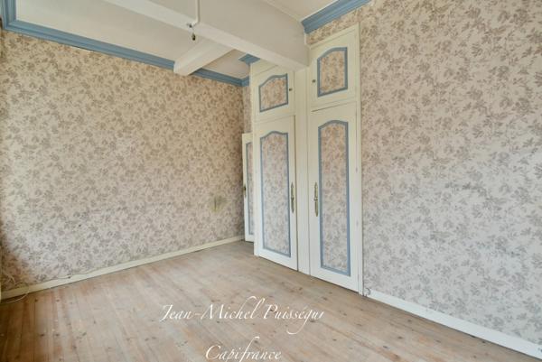 Entrepôt / Bureaux de 750m2 à Vendre à SAINT GAUDENS (31)