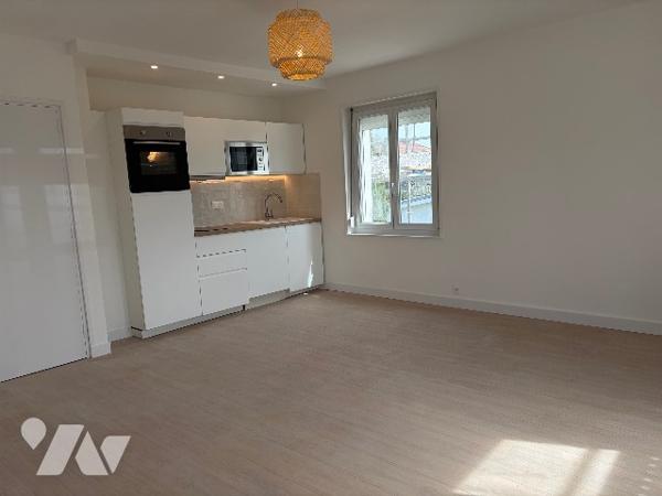 T2-cabine rénové de 52m² avec balcon, jardin, cellier,parking dans petite copropriété à STELLA-PLAGE