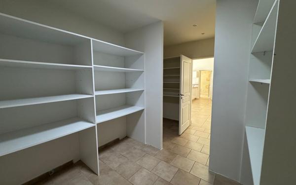 Maison à vendre    4 pièces •  Entraigues-sur-la-Sorgue