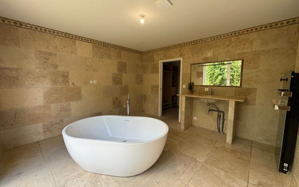 Maison à vendre    4 pièces •  Entraigues-sur-la-Sorgue