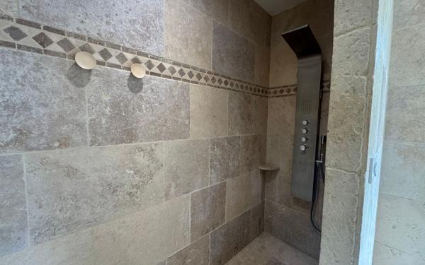 Maison à vendre    4 pièces •  Entraigues-sur-la-Sorgue