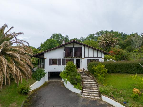 Maison T5 141 m² avec 7147 m² de terrain 