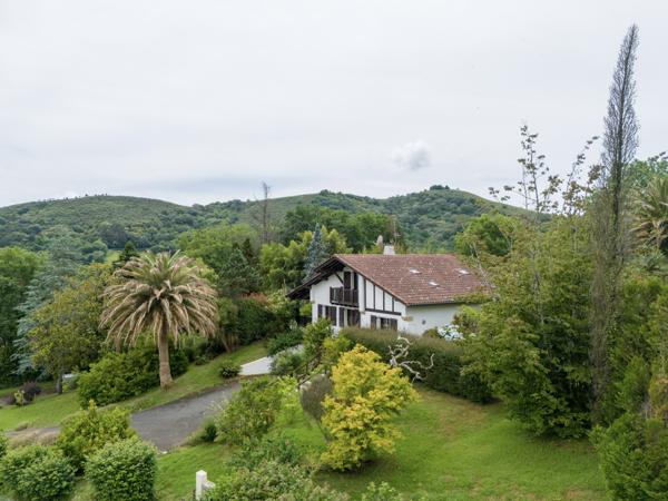 Maison T5 141 m² avec 7147 m² de terrain 