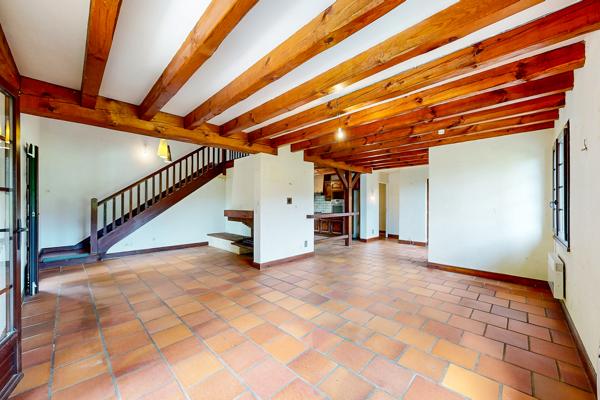 Maison T5 141 m² avec 7147 m² de terrain 