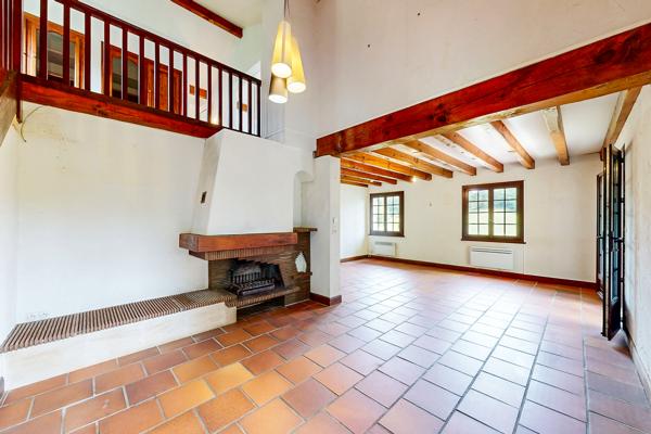 Maison T5 141 m² avec 7147 m² de terrain 