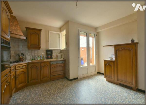 MAISON FAMILLIALE LE RHEU CENTRE AVEC GRAND JARDIN