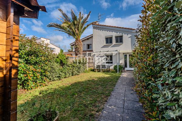 Maison T3 avec jardins et parking – Secteur Port & Littoral