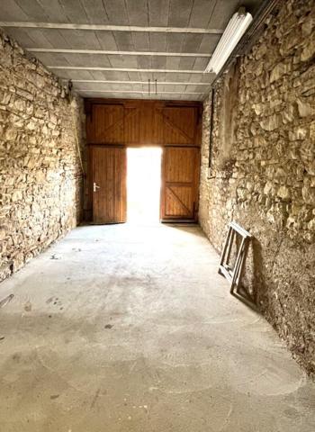 Veyziat - Oyonnax - Maison de village, 100 m²,  avec belle terrasse, terrain et garage