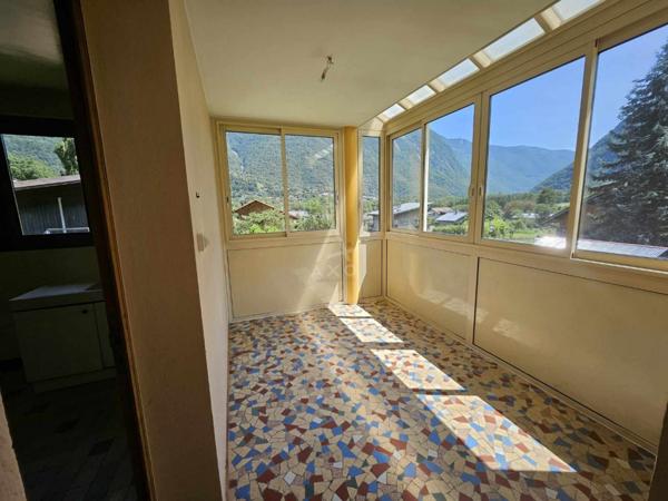 ROGNAIX (73730) : MAISON DE 110 M² SUR 580 M² DE TERRAIN PLAT ET CLOTURE