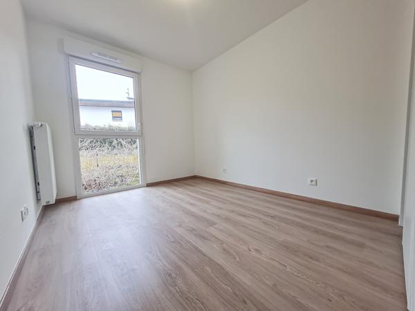 Marnaz (74460) T3 DE 65.5 M² A LOUER - BALCON + PLACE DE PARKING EN S/SOL - NOUVELLE RESIDENCE A MARNAZ