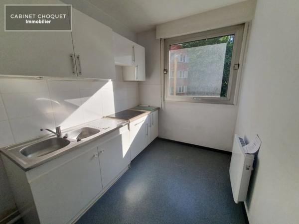 F2 AVEC PARKING EN RESIDENCE SECURISEE A LOUER - LILLE VAUBAN - NATIONALE - 56 m 2 - 839 € charges comprises par mois