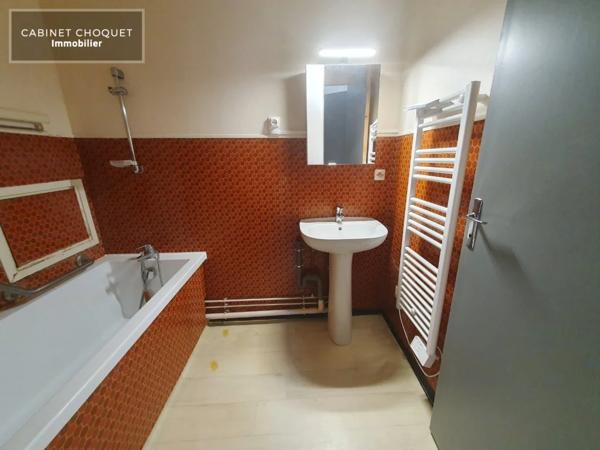 F2 AVEC PARKING EN RESIDENCE SECURISEE A LOUER - LILLE VAUBAN - NATIONALE - 56 m 2 - 839 € charges comprises par mois