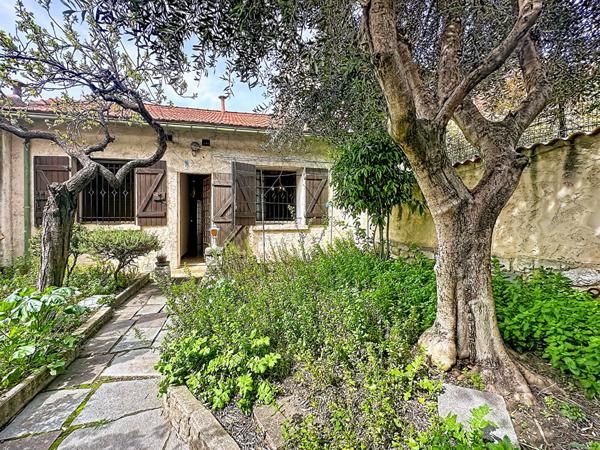 Maison 4 pièces à vendre à Marseille - Quartier Bon Secours, calme, jardin, stationnement