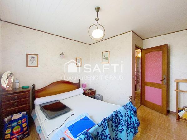 Maison avec terrain au fort potentiel à Chabrac