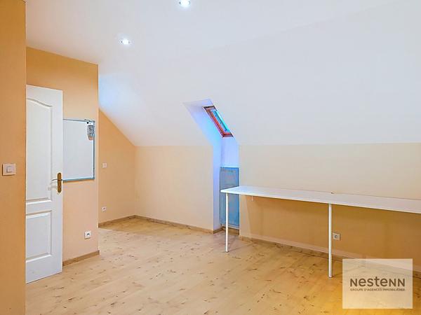 LARCAY : Spacieuse maison familiale avec 5 chambres et jardin.