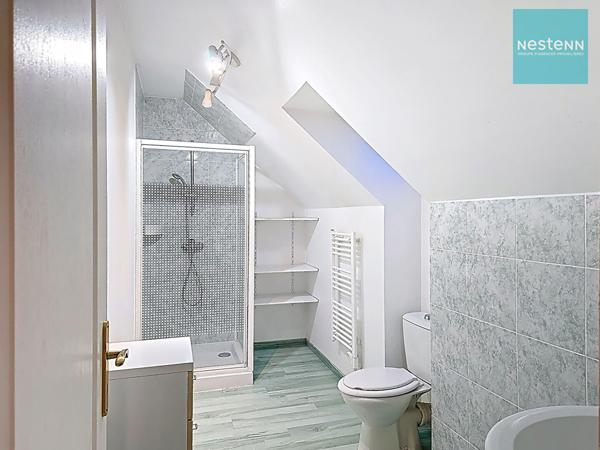 LARCAY : Spacieuse maison familiale avec 5 chambres et jardin.