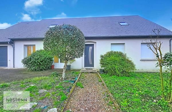 LARCAY : Spacieuse maison familiale avec 5 chambres et jardin.