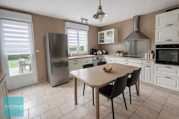 LARCAY : Spacieuse maison familiale avec 5 chambres et jardin.