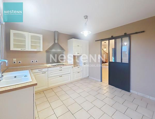 LARCAY : Spacieuse maison familiale avec 5 chambres et jardin.