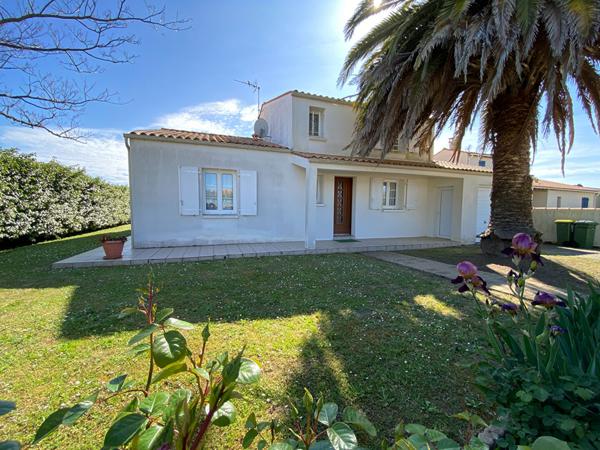 LA BRÉE - Maison 3 chambres, piscine - 120 m² - Proche bourg