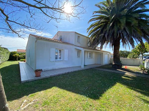 LA BRÉE - Maison 3 chambres, piscine - 120 m² - Proche bourg
