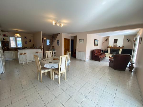 LA BRÉE - Maison 3 chambres, piscine - 120 m² - Proche bourg