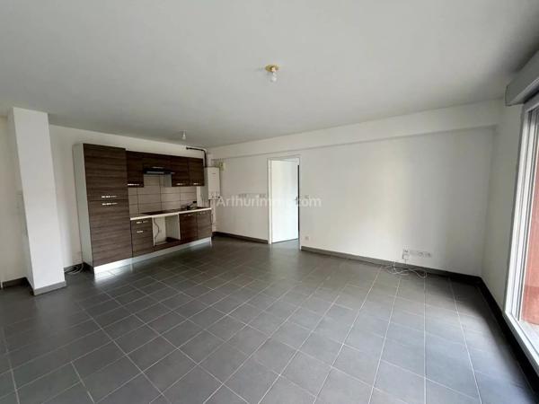 Location                                                      Appartement
                        
                     2 pièces                      46 m2                     à Port-Saint-Louis-du-Rhône