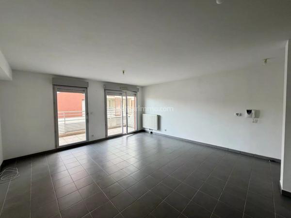 Location                                                      Appartement
                        
                     2 pièces                      46 m2                     à Port-Saint-Louis-du-Rhône