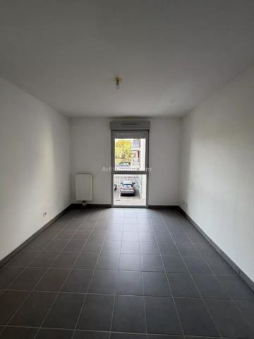 Location                                                      Appartement
                        
                     2 pièces                      46 m2                     à Port-Saint-Louis-du-Rhône