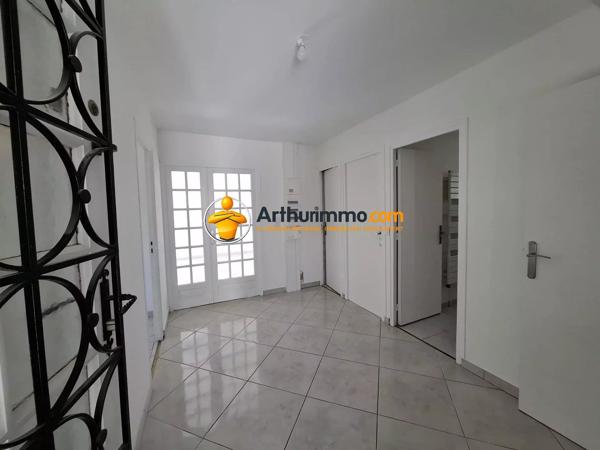 Vente                                                      Maison
                        
                     6 pièces                      118 m2                     à Crécy-la-Chapelle
