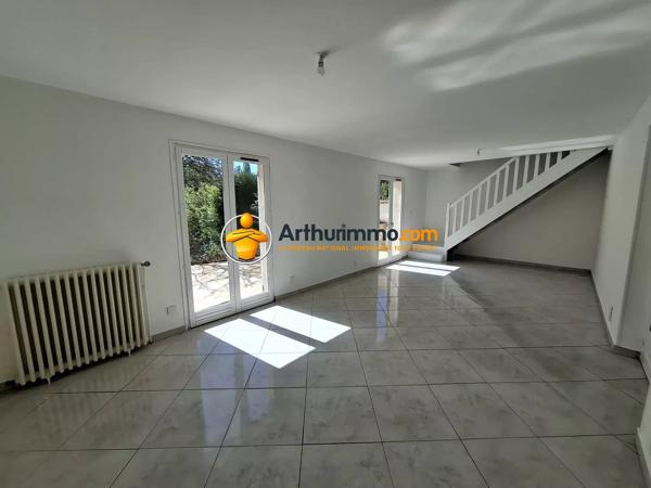 Vente                                                      Maison
                        
                     6 pièces                      118 m2                     à Crécy-la-Chapelle