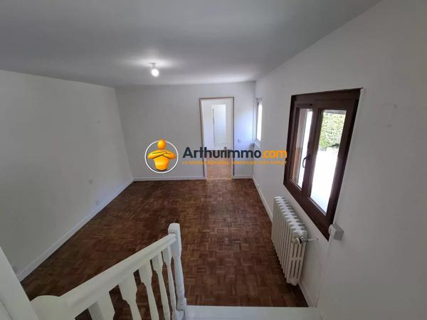 Vente                                                      Maison
                        
                     6 pièces                      118 m2                     à Crécy-la-Chapelle