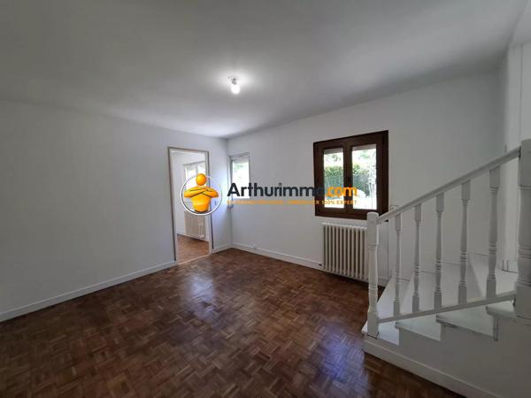 Vente                                                      Maison
                        
                     6 pièces                      118 m2                     à Crécy-la-Chapelle