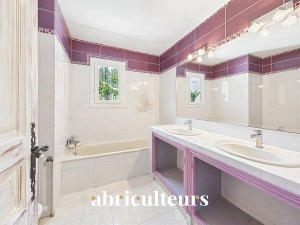 PROPRIÉTÉ DE CHARME 184 m² POURRIÈRES | Domaine de 6 500 m², Dépendance T2 & Piscine