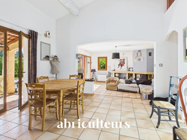 PROPRIÉTÉ DE CHARME 184 m² POURRIÈRES | Domaine de 6 500 m², Dépendance T2 & Piscine