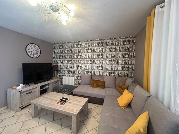 Pavillon familial idealement situe a Cerans et entierement de plain pied !