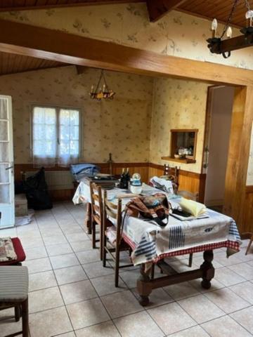 TALENCE  CHARMANTE MAISON A RENOVER SUR PARCELLE D'ENVIRON 479 M2  // 10  MINUTES PLACE NANSOUTY